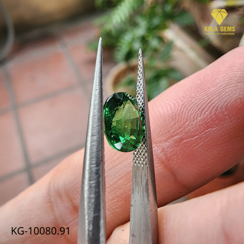 Savorite (Garnet xanh) KG-10080.91–  Sang Trọng và Quyến Rũ