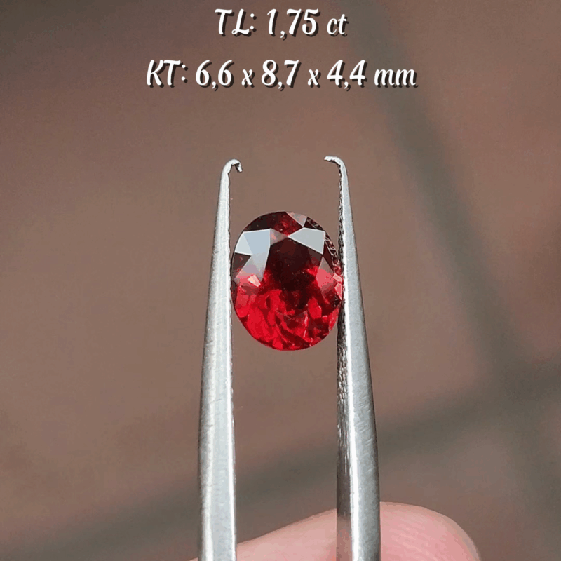 Garnet Đỏ Đen Tự Nhiên KG-10085