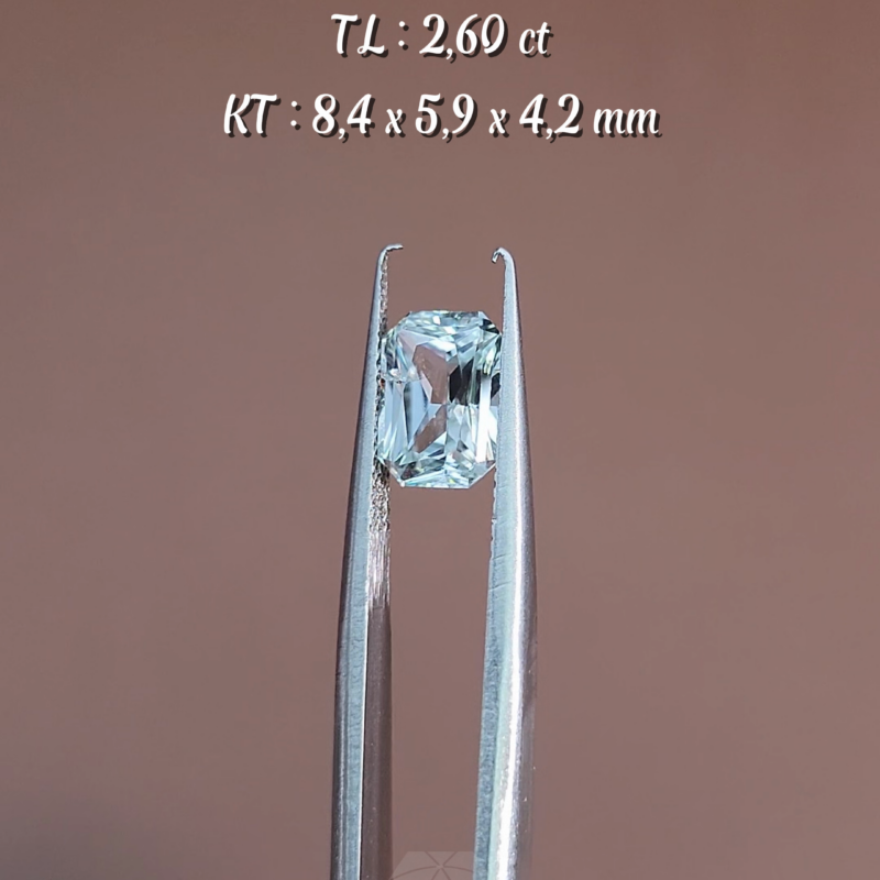 Zircon Trắng Tự Nhiên KG-100137