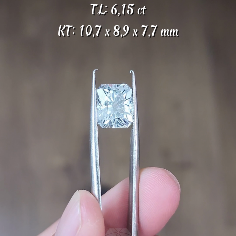 Topaz Trắng Tự Nhiên KG-100213