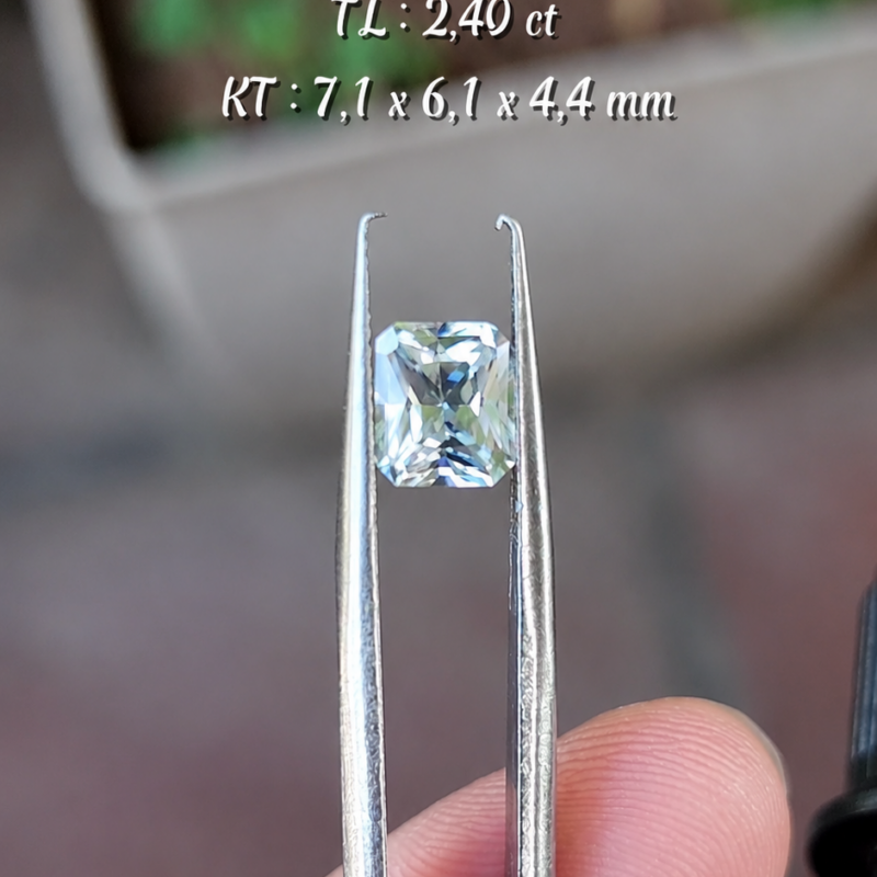 Zircon Trắng Tự Nhiên KG-100142