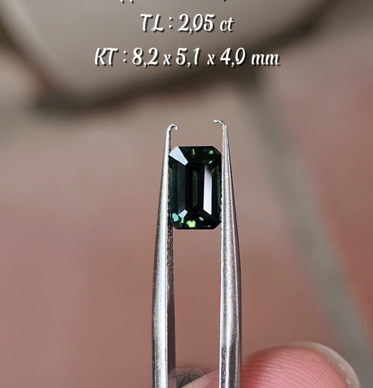 Sapphire Xanh ĐậmTự Nhiên KG-100245