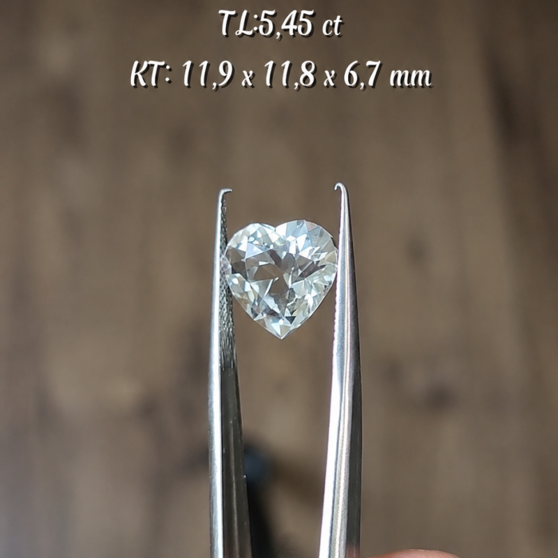 Topaz Trắng Tự Nhiên KG-100210